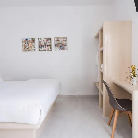 Bedspot Paros * ナウサ